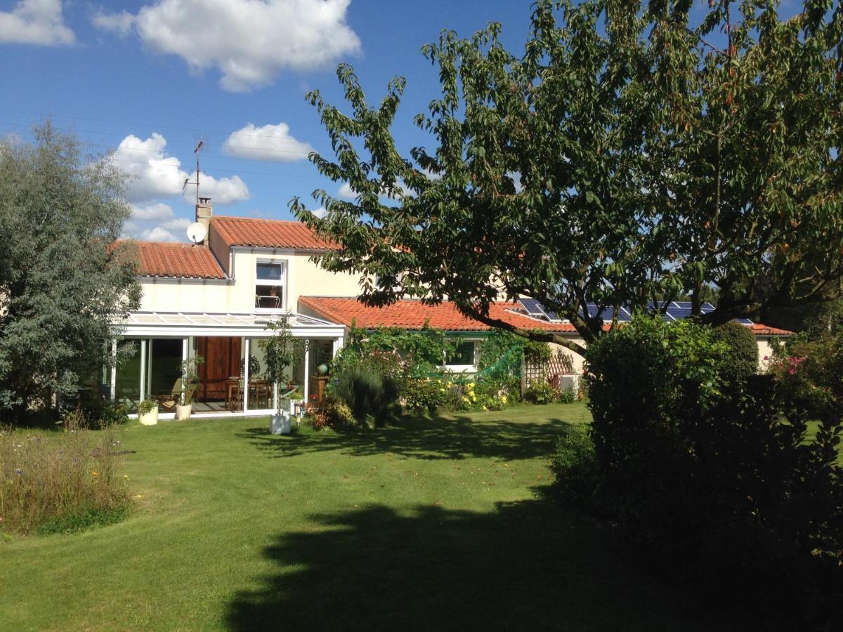 Chez Pierre Et Caroline Bed & Breakfast Les Herbiers Exterior foto